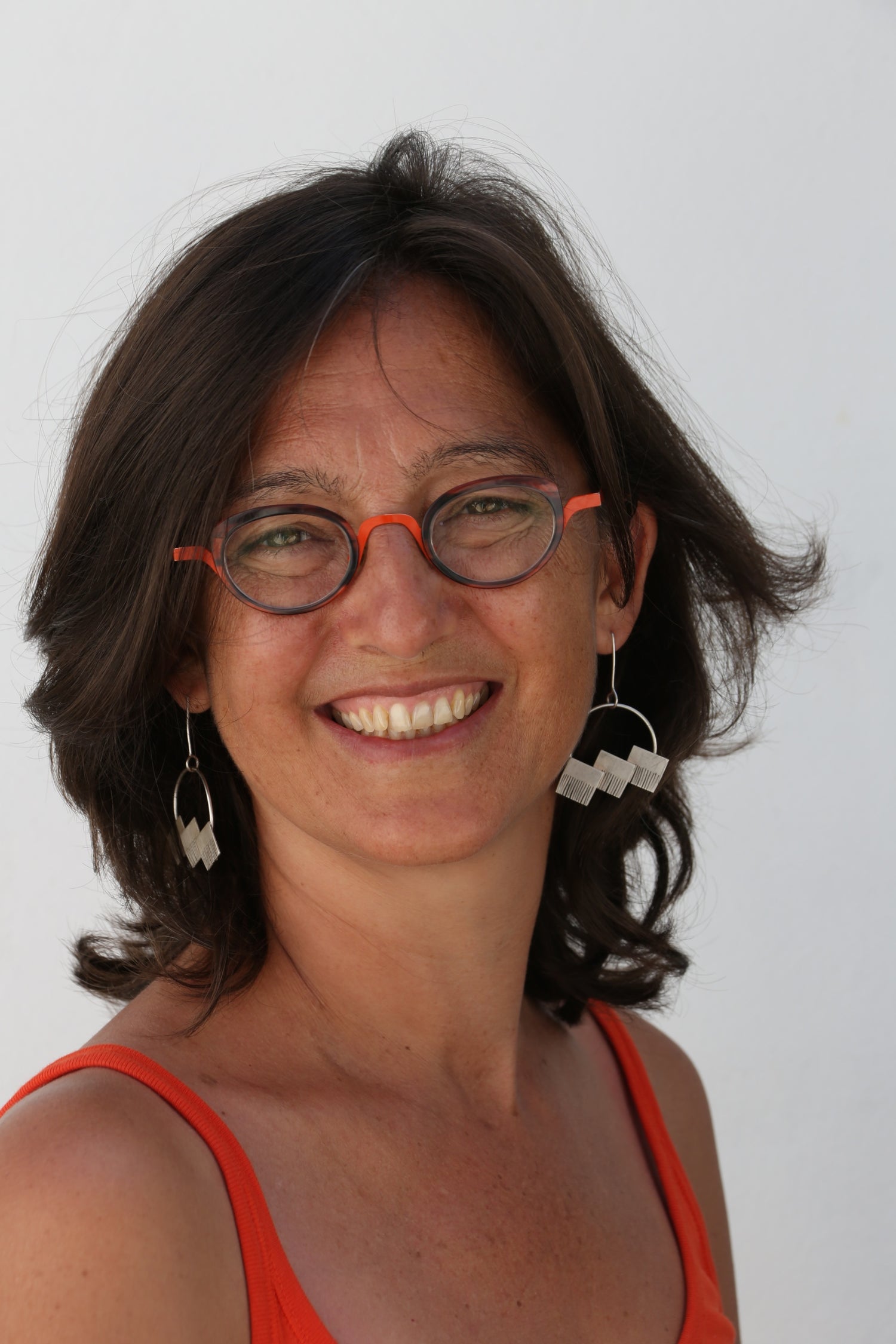 Boucles titane bleu foncé plié et scié, tige argent